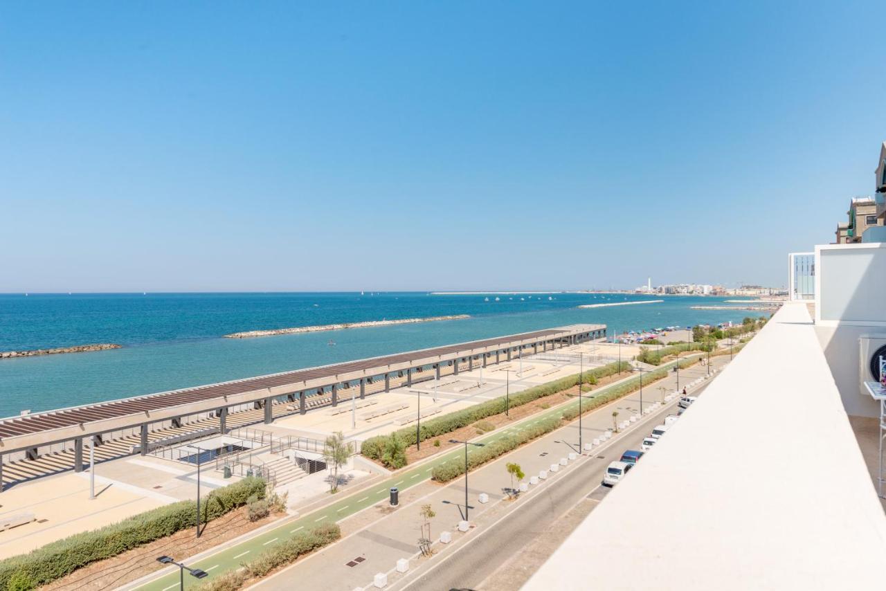 Waterfront Apartment With Seaview Balcony Bari Exteriér fotografie