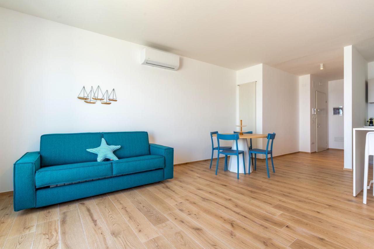 Waterfront Apartment With Seaview Balcony Bari Exteriér fotografie