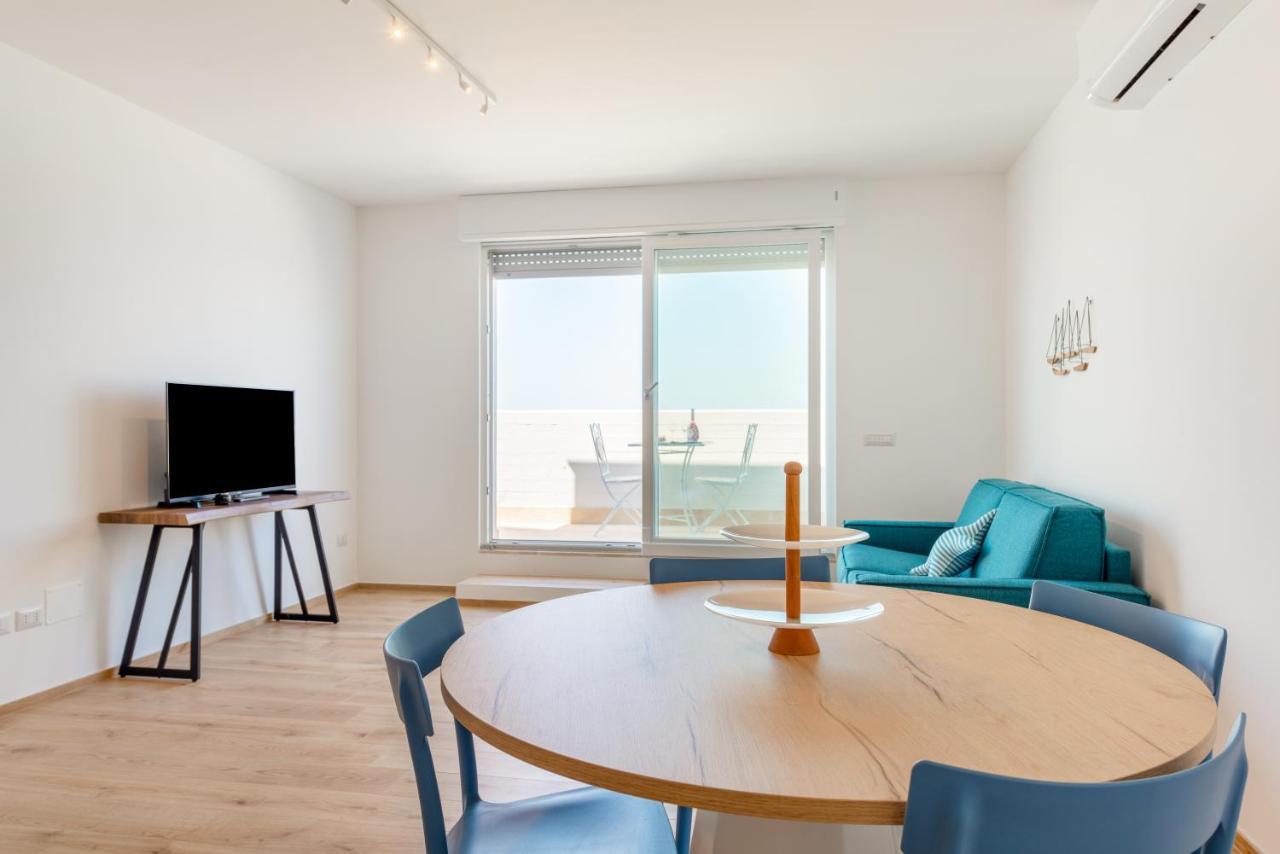 Waterfront Apartment With Seaview Balcony Bari Exteriér fotografie