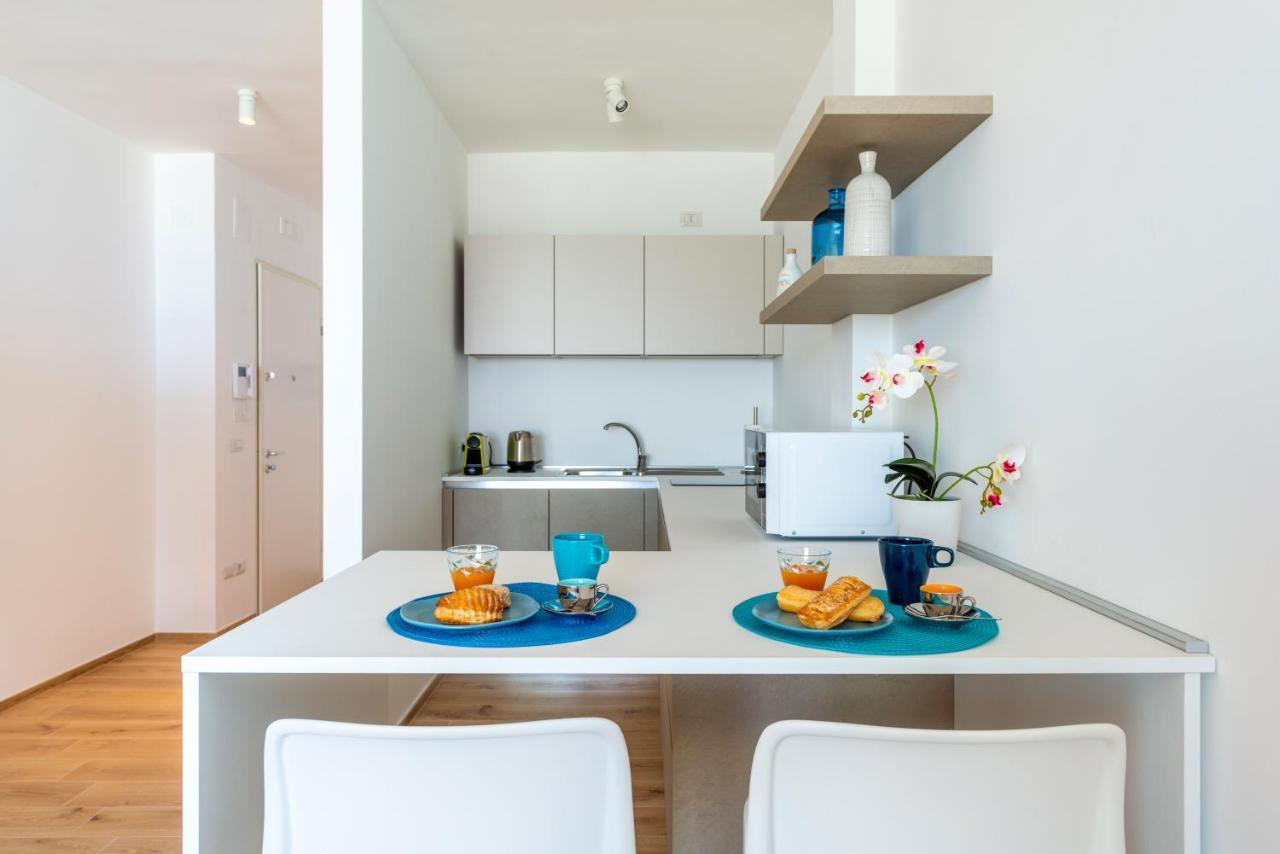 Waterfront Apartment With Seaview Balcony Bari Exteriér fotografie