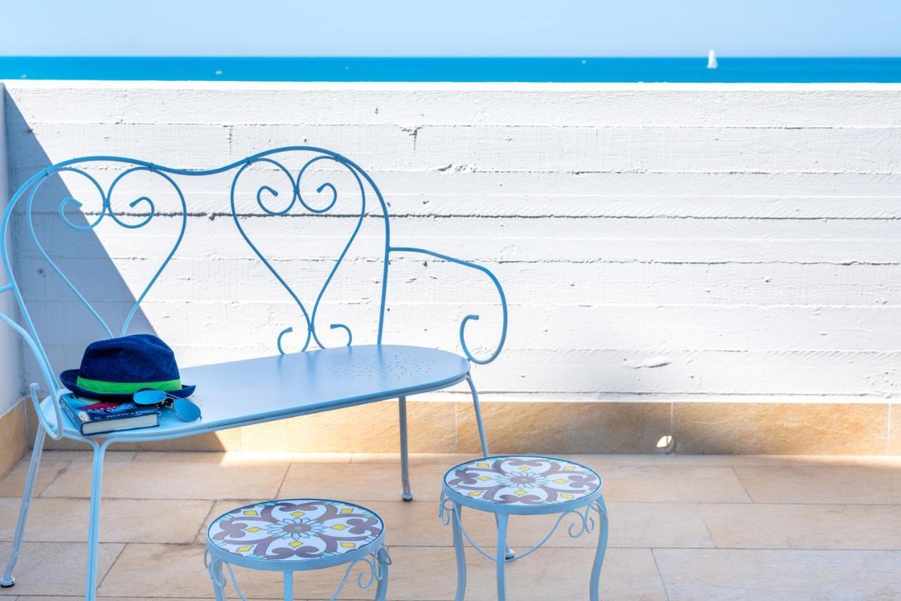 Waterfront Apartment With Seaview Balcony Bari Exteriér fotografie